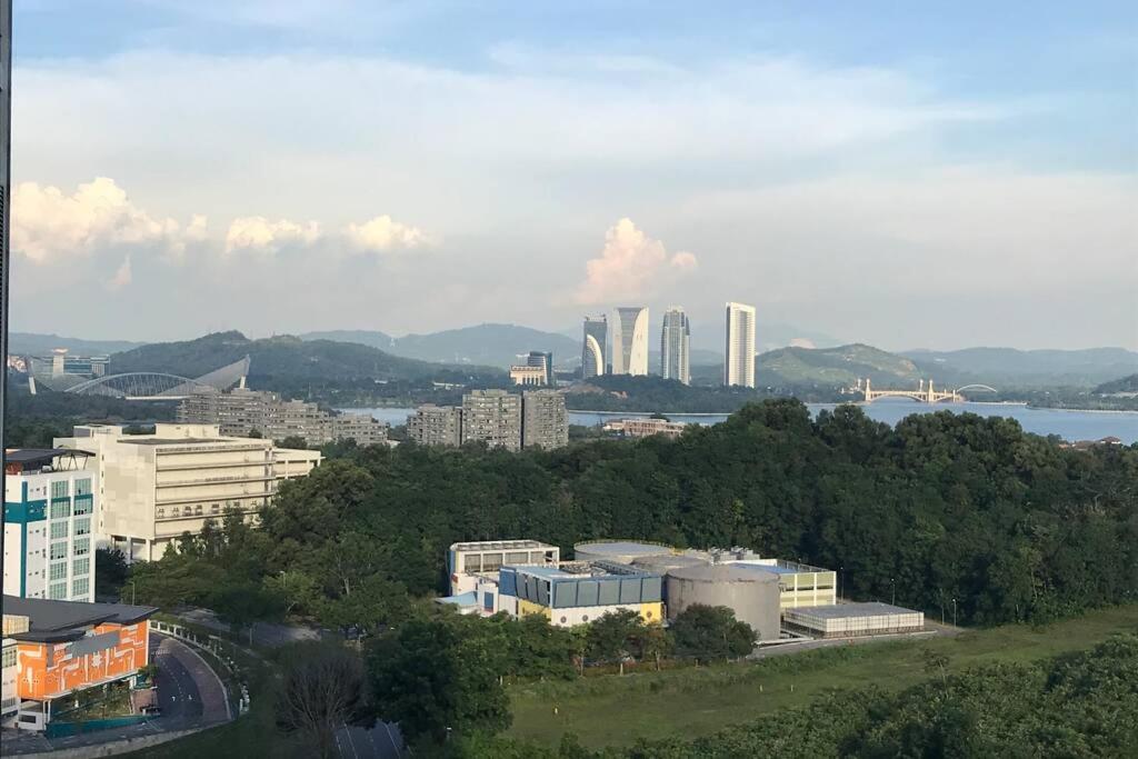 Cybersquare Lakeview With Netflix And Disney Hotstar Cyberjaya Exteriör bild